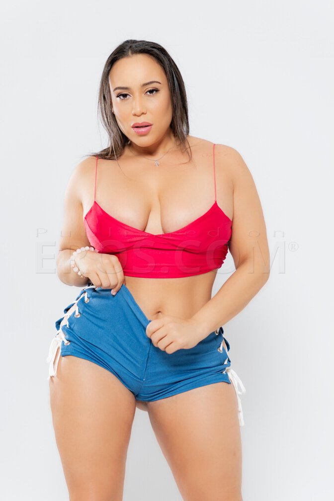 Carmela Clutch photo 3