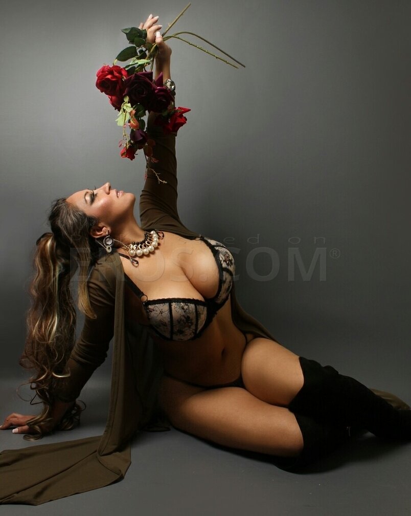 Classy Rebecca photo 2