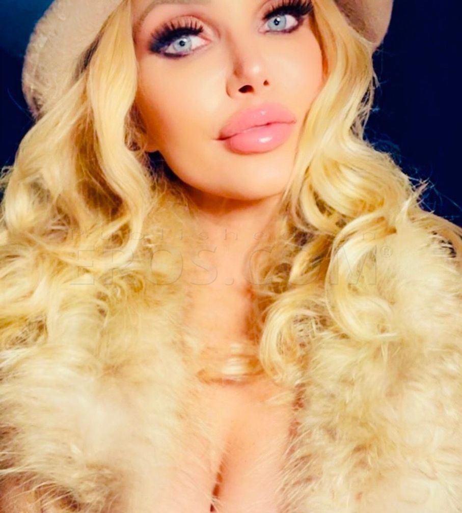 Famous Victoria Zdrok photo 4