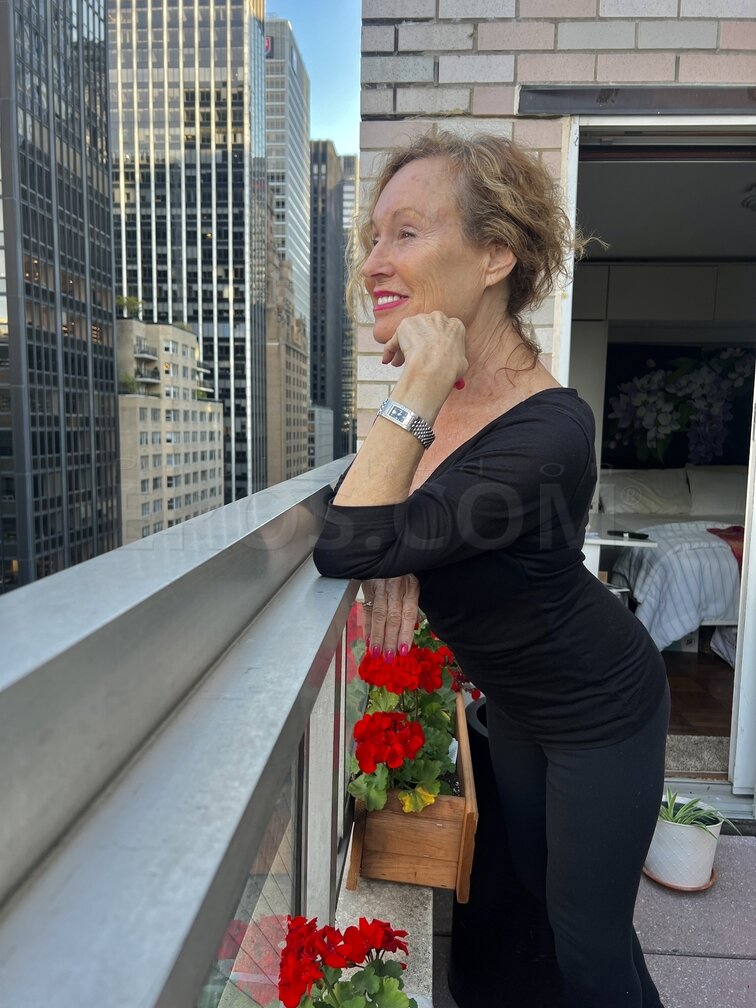 MATURE Sensual Sandy photo 2